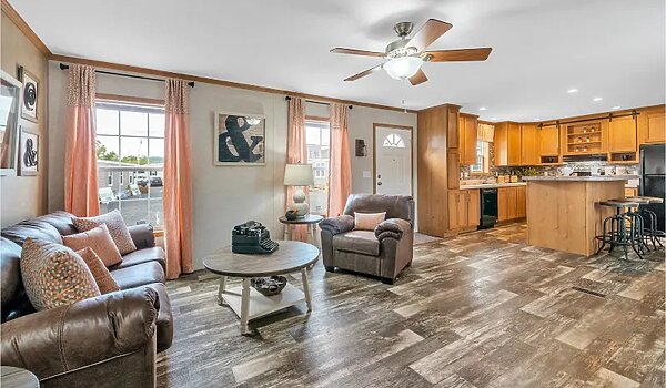 Essentials / L27618 Interior 116513