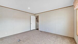Essentials / L27618 Bedroom 116519