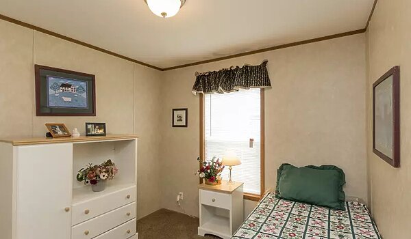 Essentials / A24402 Bedroom 116542