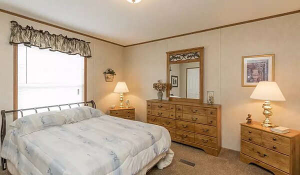 Essentials / A24402 Bedroom 116540