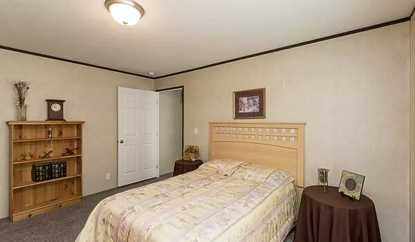 Essentials / L27602 Bedroom 116554