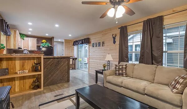 Essentials / 46025 Interior 116573