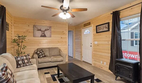 Essentials / 46025 Interior 116572