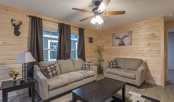 Essentials / 46025 Interior 116571