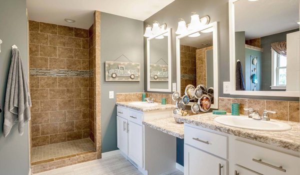 New Century / Amherst 3.0 Bathroom 6098