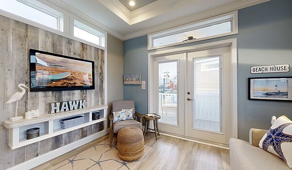 Hawk Elite / HB13381B Interior 121435