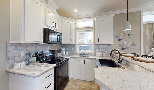 Hawk Elite / HB13381B Interior 121437