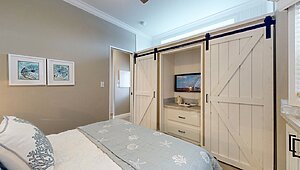 Hawk Elite / HB13381B Interior 121440