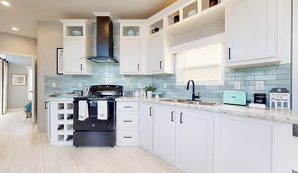 Lake Charles / LH13361B Interior 121451