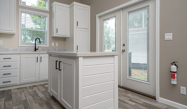 Eagle / 11351G Interior 121498