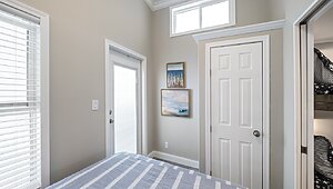 Eagle / 11341A Interior 121511