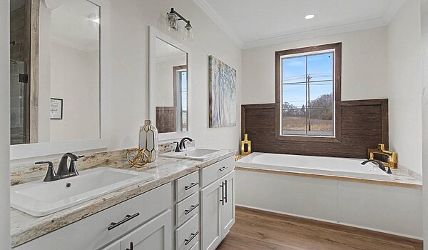 Classic Series DW / The Riverview 5036-62-3-32 3BR Bathroom 121705