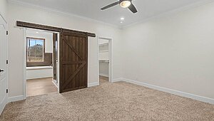 Classic Series DW / The Riverview 5036-62-3-32 3BR Bedroom 121701