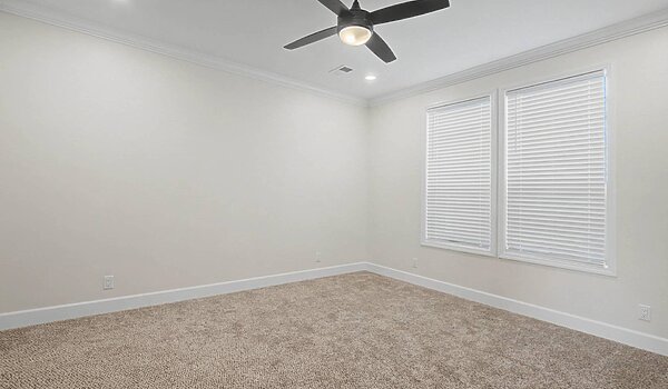 Classic Series DW / The Riverview 5036-62-3-32 3BR Bedroom 121702