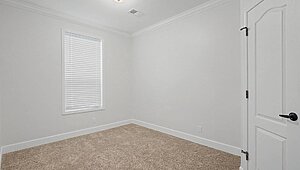 Classic Series DW / The Riverview 5036-62-3-32 3BR Bedroom 121703