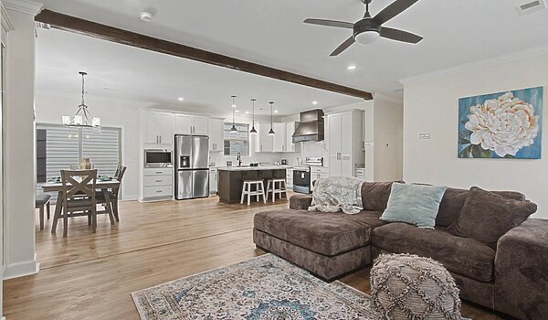 Classic Series DW / The Riverview 5036-62-3-32 3BR Interior 121700