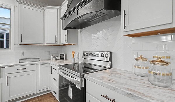 Classic Series DW / The Riverview 5036-62-3-32 3BR Kitchen 121692