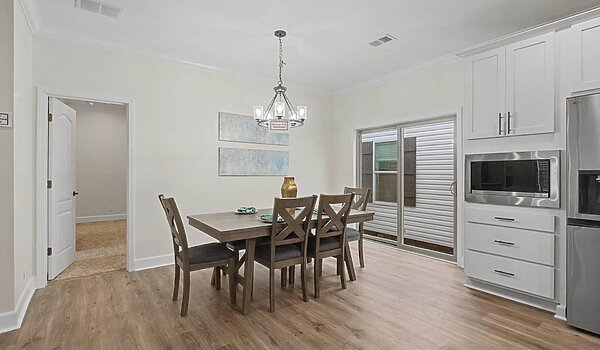 Classic Series DW / The Riverview 5036-62-3-32 3BR Interior 121696