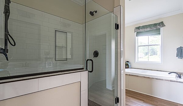 Essentials Series / The Maggie 623-84-4-32 V2 Bathroom 114131