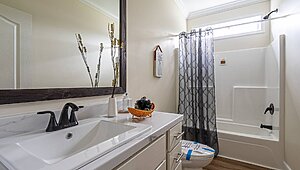 Essentials Series / The Maggie 623-84-4-32 V2 Bathroom 114132
