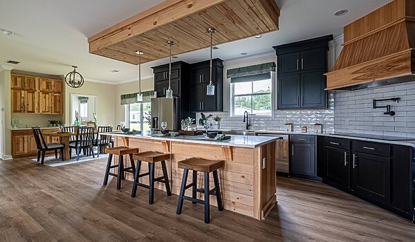 Essentials Series / The Maggie 623-84-4-32 V2 Kitchen 114117