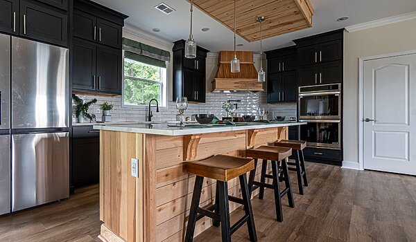 Essentials Series / The Maggie 623-84-4-32 V2 Kitchen 114118