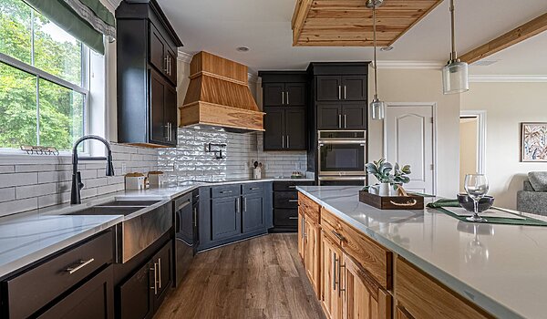 Essentials Series / The Maggie 623-84-4-32 V2 Kitchen 114119