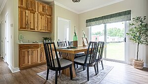 Essentials Series / The Maggie 623-84-4-32 V2 Kitchen 114122