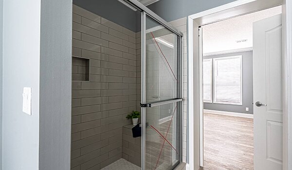 Classic Series DW / The Riverview 5036-62-3-32 3BR V2 Bathroom 114351