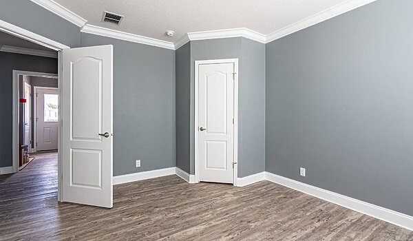 Classic Series DW / The Riverview 5036-62-3-32 3BR V2 Bedroom 114349