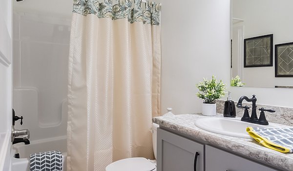 Summit Saddle / Saddle Ridge 1S3304-R Bathroom 38528