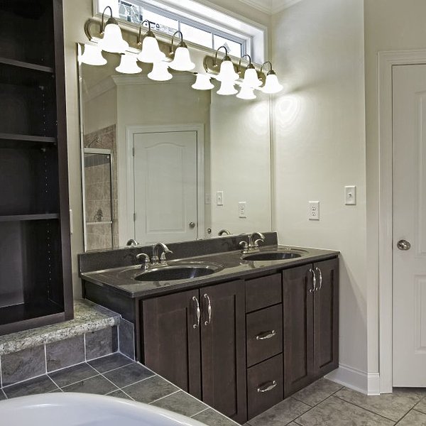 Summit / Lattimore 1S3017-V Bathroom 38772