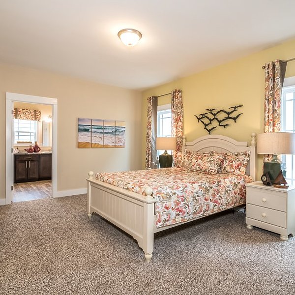 Summit / Oakmont 2S3003-R Bedroom 38791