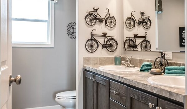 Blue Ridge MAX / Breckenridge Max 28 28643A Bathroom 136504