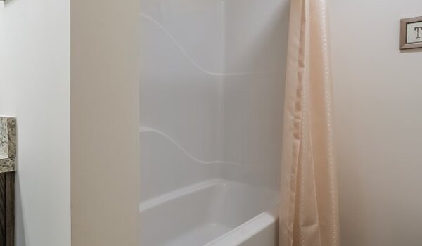 Blue Ridge MAX / Breckenridge Max 28 28643A Bathroom 136506