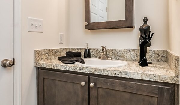 Blue Ridge MAX / Breckenridge Max 28 28643A Bathroom 136509