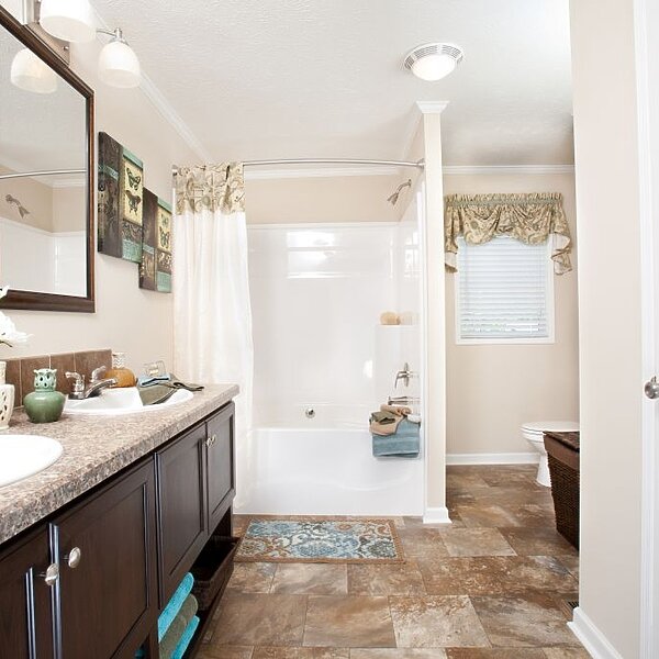 Blue Ridge MAX / Cumberland Max 28 28683A Bathroom 136531