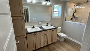 Blue Ridge MAX / Limited Cape 32563C Bathroom 136663