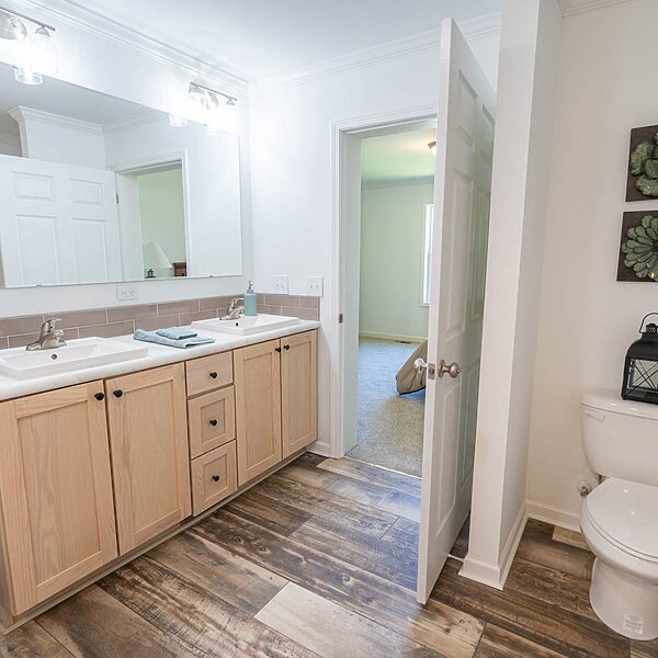 Blue Ridge MAX / Limited 4 28684C Bathroom 97328