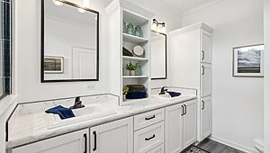 Summit Saddle / Magnolia Interior 121631