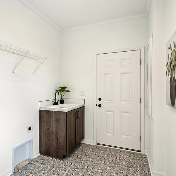 Summit Saddle / Magnolia Interior 121634