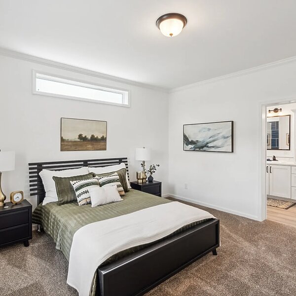 Summit Saddle / Magnolia Interior 121627