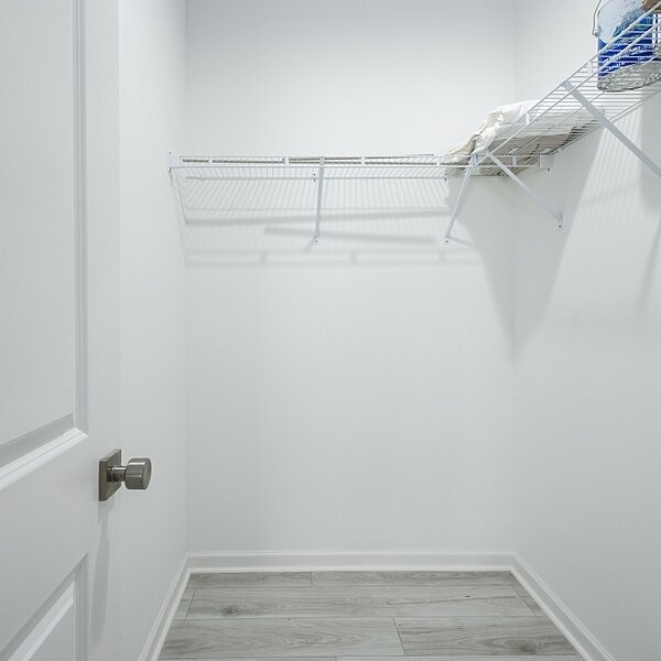 Blue Ridge MAX / Limited 3 28563B Bedroom 136630