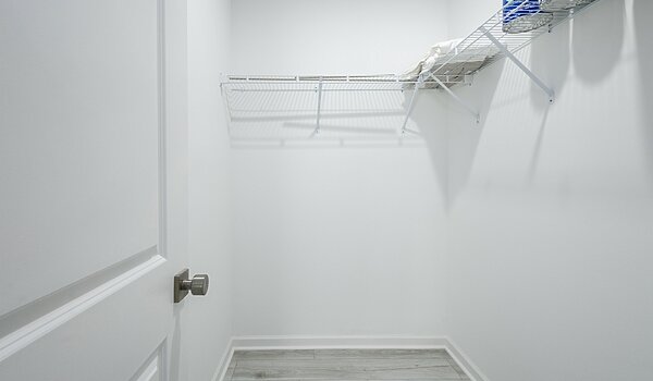 Blue Ridge MAX / Limited 3 28563B Bedroom 136630