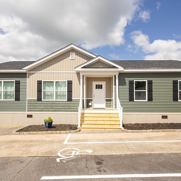 Blue Ridge MAX / Limited 3 28563B Exterior 136604