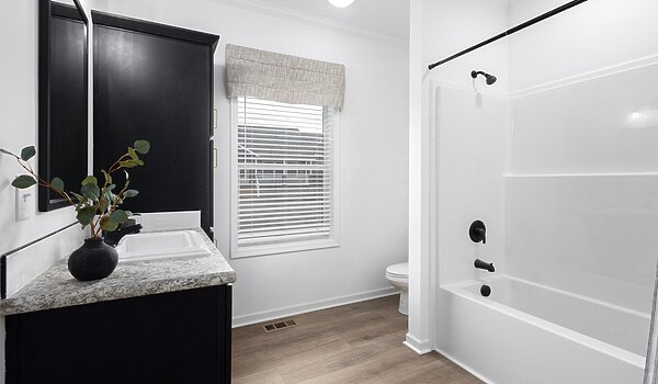 Blue Ridge MAX / Max Premier 2 32643A Bathroom 136700