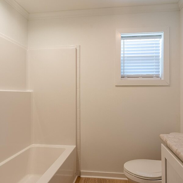 Blue Ridge MAX / Blue Ridge Essentials 32604A Bathroom 143969