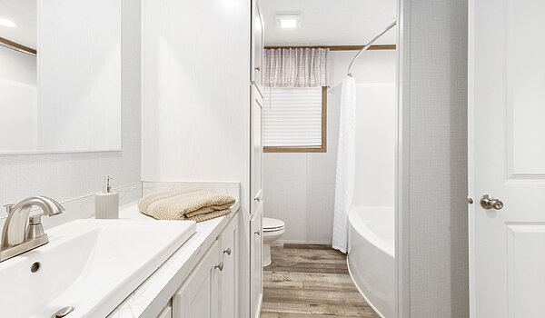 Beacon Prestige / 14763B Bathroom 147928