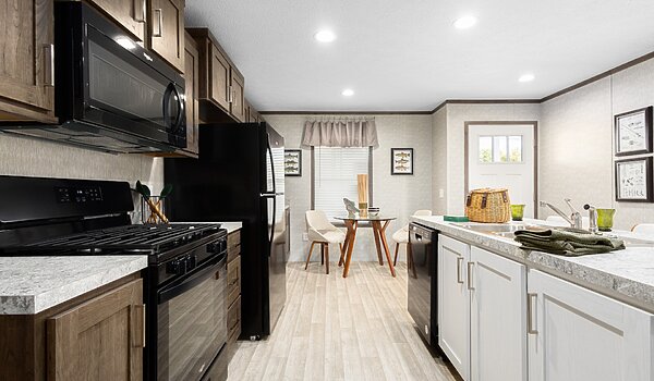 Eastland Concepts Singlewides / 16682B Kitchen 148214