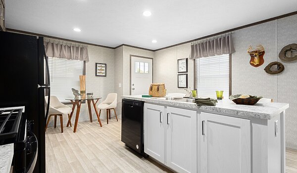 Eastland Concepts Singlewides / 16682B Kitchen 148215